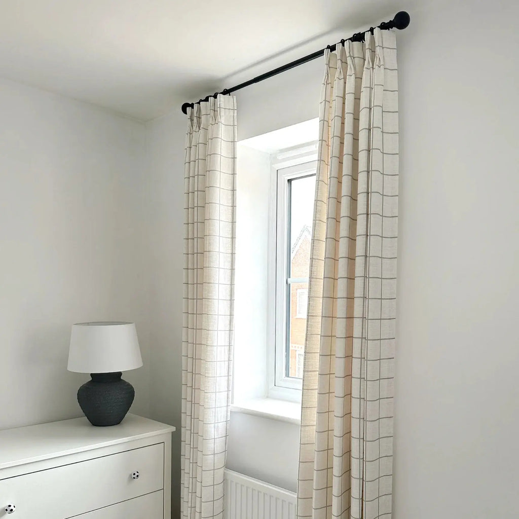 Stefana Silber Print Linen Blend Curtain Drapery Pleated